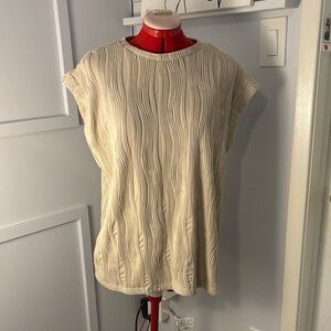 Amazon Short-Sleeve Wave Textured Top in Cream